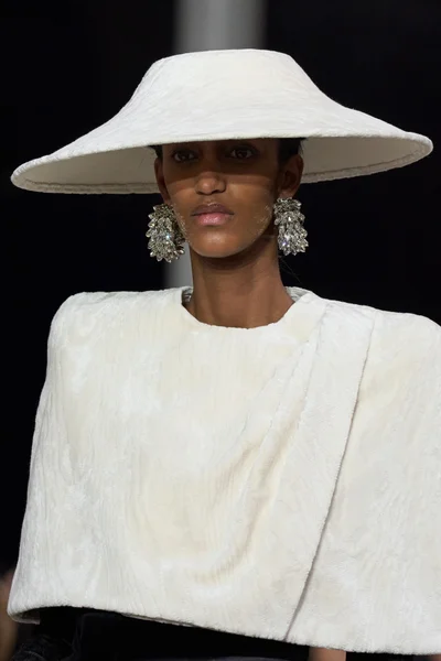 Look 22